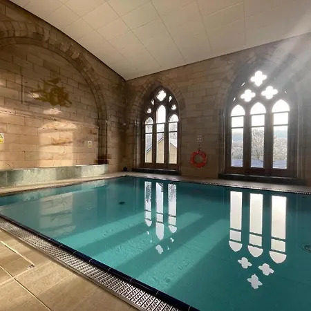 The Classrooms at Loch Ness Abbey: Lakeside Heritage Resort Fort Augustus Exterior photo