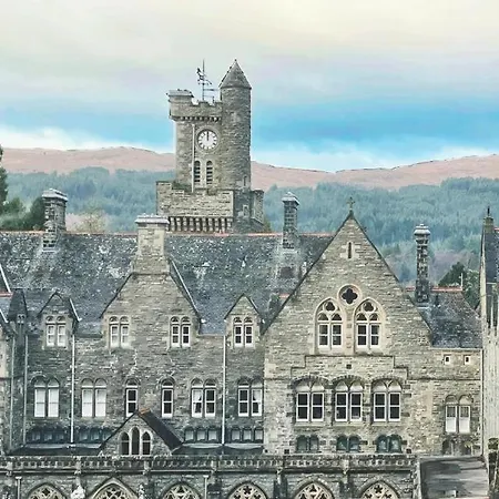 The Classrooms at Loch Ness Abbey: Lakeside Heritage Resort Fort Augustus Exterior photo