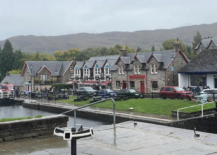 The Classrooms, Loch Ness Abbey - 142M2 Lifestyle & Heritage Apartment - Pool & Spa - The Highland Club - Resort On Lake Shores