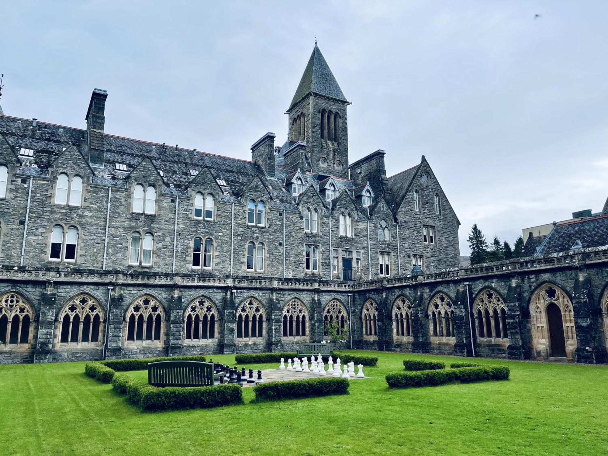 The Classrooms, Loch Ness Abbey - 142m2 Lifestyle & Heritage - Pool & - The Highland Club - On Shores