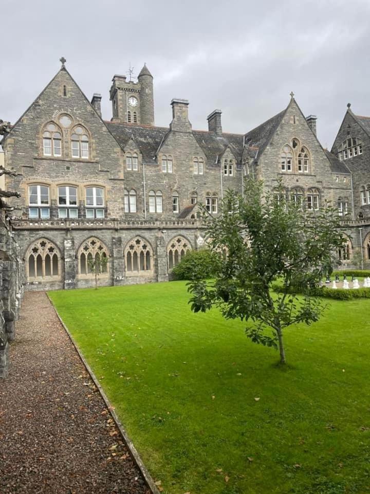 The Classrooms, Loch Ness Abbey - 142m2 Lifestyle & Heritage - Pool & - The Highland Club - On Shores Affittacamere