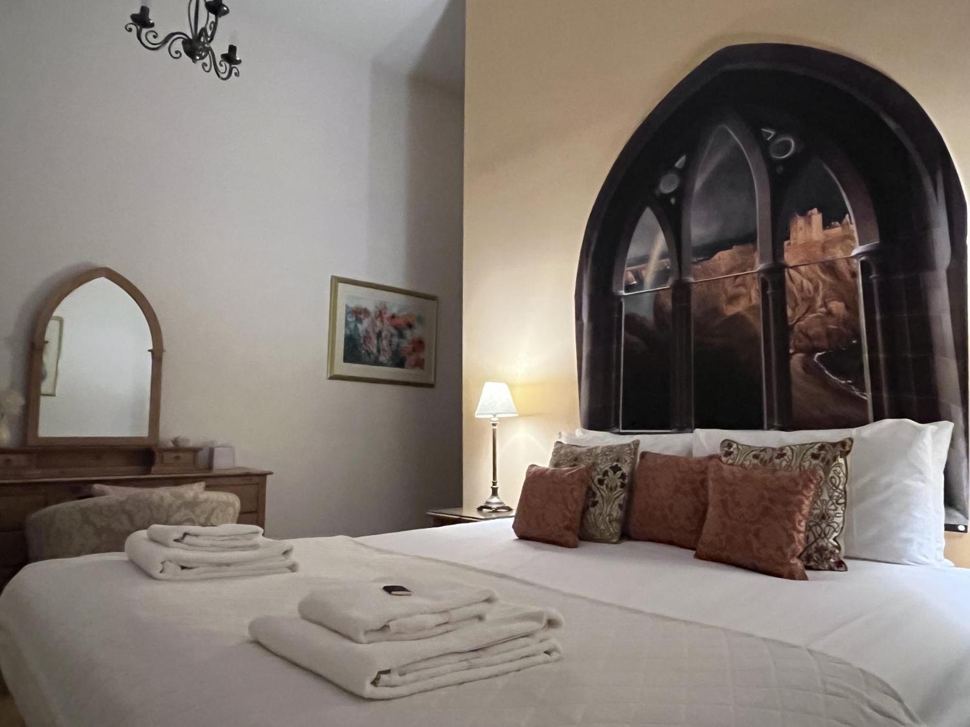 The Classrooms, Loch Ness Abbey - 142m2 Lifestyle & Heritage - Pool & - The Highland Club - On Shores