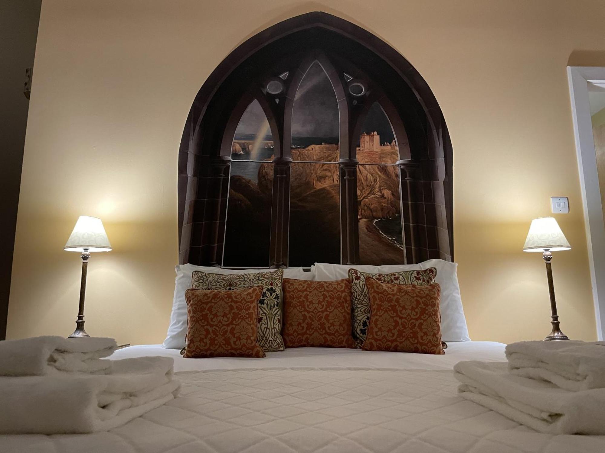 The Classrooms, Loch Ness Abbey - 142m2 Lifestyle & Heritage - Pool & - The Highland Club - On Shores Affittacamere